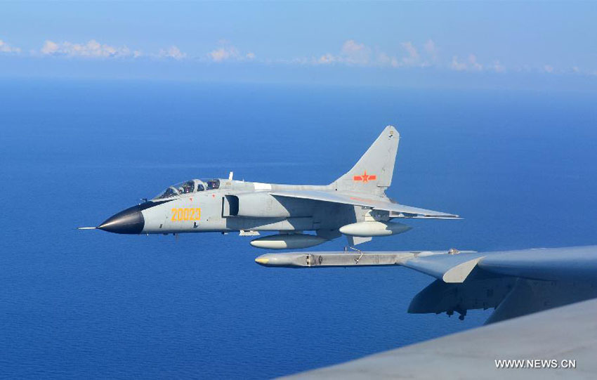 Força aérea e marinha da China participam em exercícios na Rússia