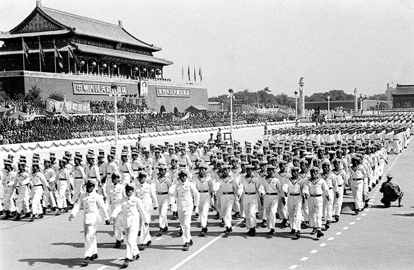 Imagens históricas de desfiles militares