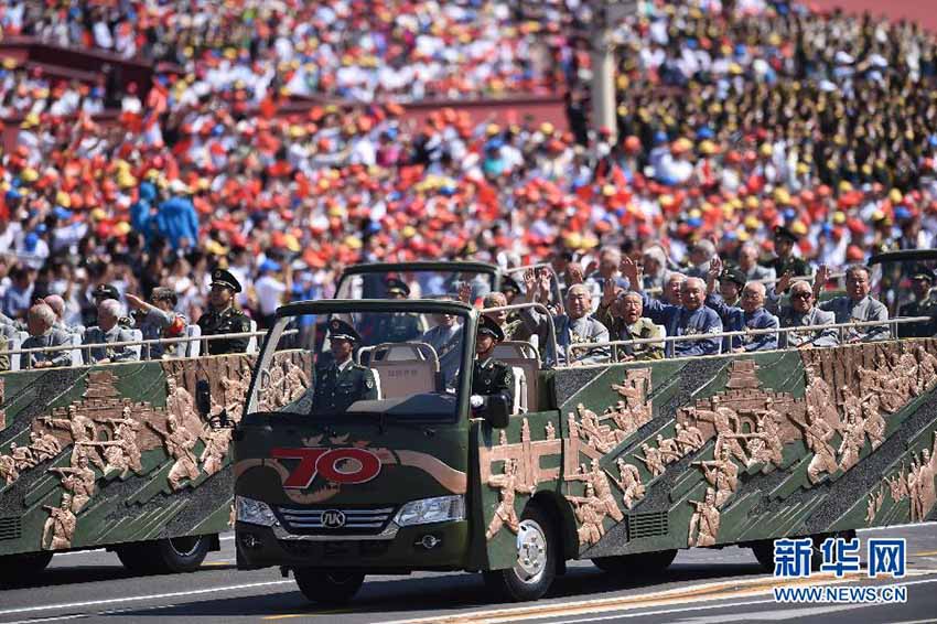 Parada do Dia da Vitória: Formação de Veteranos presente na Praça Tiananmen