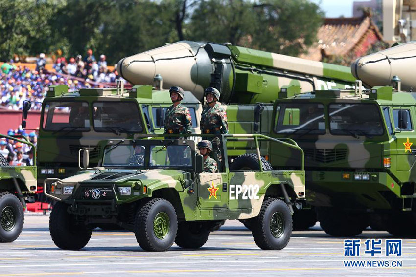 China apresenta novos armamentos no desfile do Dia da Vitória