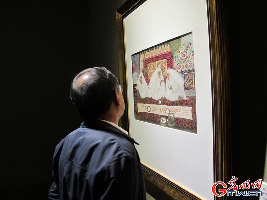 Exposição de artes em Urumqi celebra 60º aniversário da fundação da Região Autônoma Uigur de Xinjiang