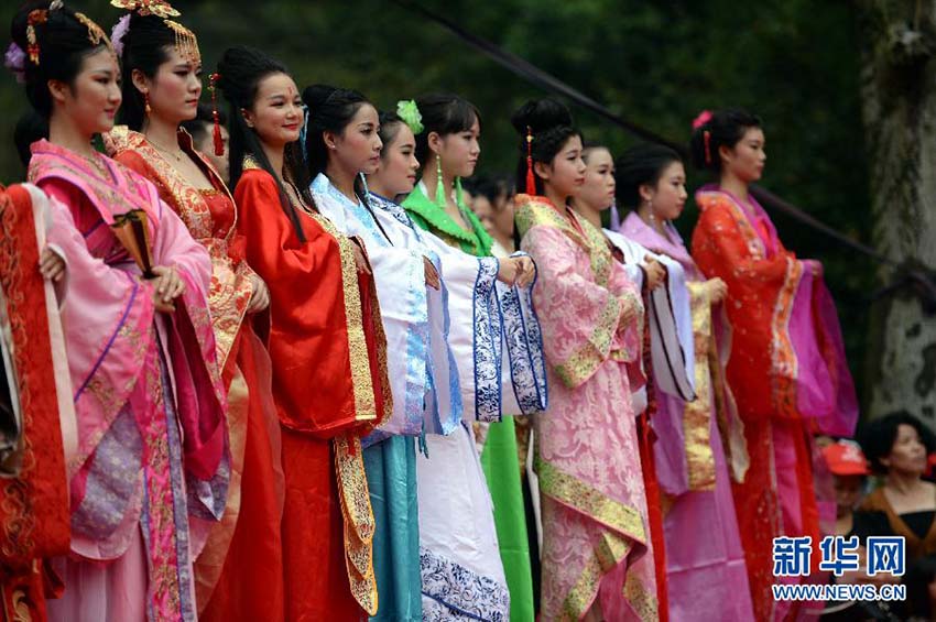 Primeiro Festival da Cultura de Hanfu é aberto no sudeste da China