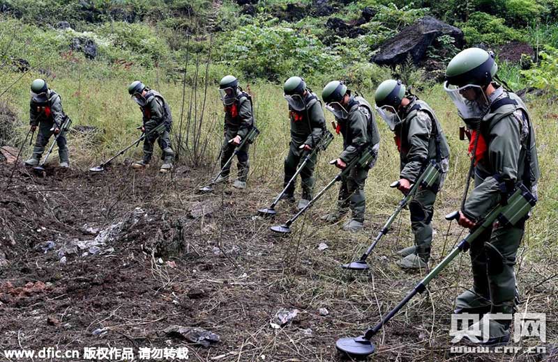 Trabalhos de desminagem começam na fronteira entre Vietnã e China