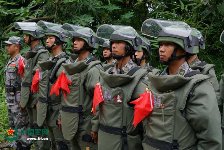 Trabalhos de desminagem começam na fronteira entre Vietnã e China