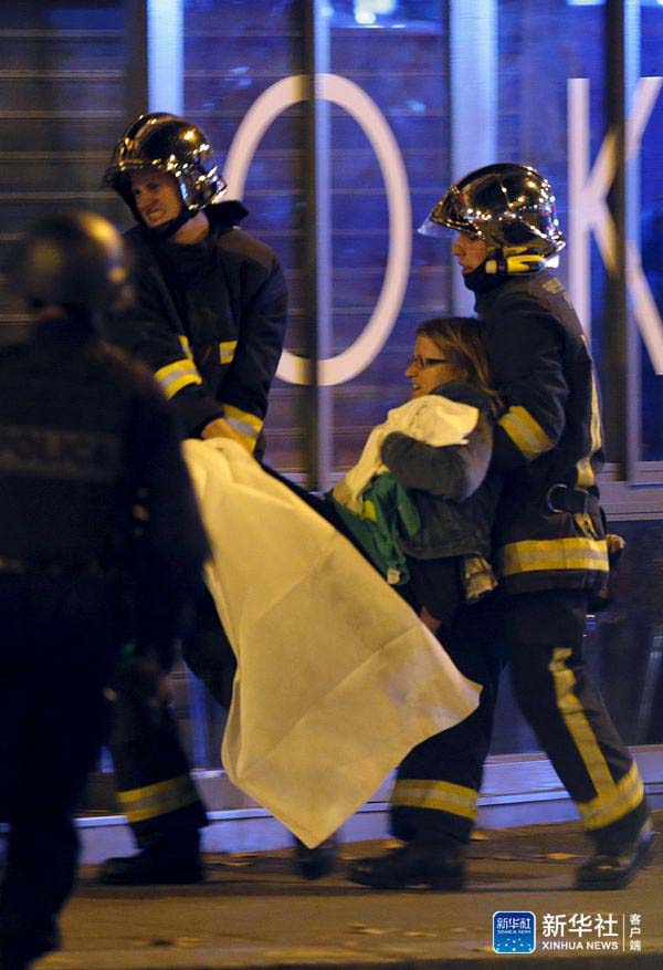 Terror em Paris: França sofre ataque terrorista, mais de 150 mortes confirmadas 