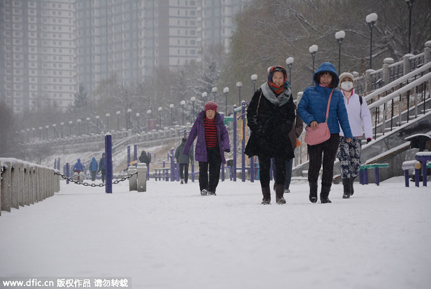 Descida da temperatura acompanhada de neve no norte da China