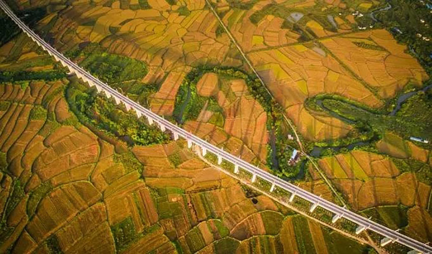 Concluída em Hainan primeira rede ferroviária circular de alta velocidade