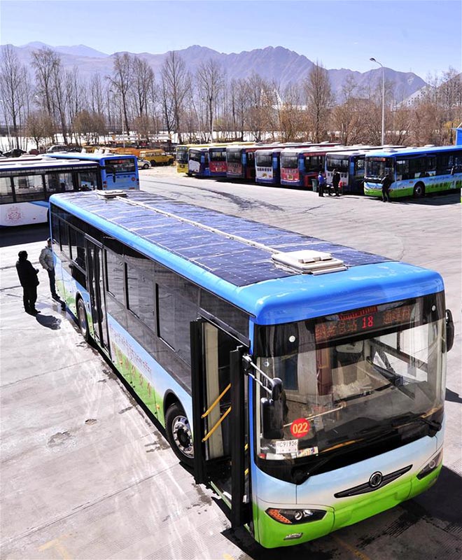 Primeiro ônibus movido a energia solar entra em atividade no Tibete