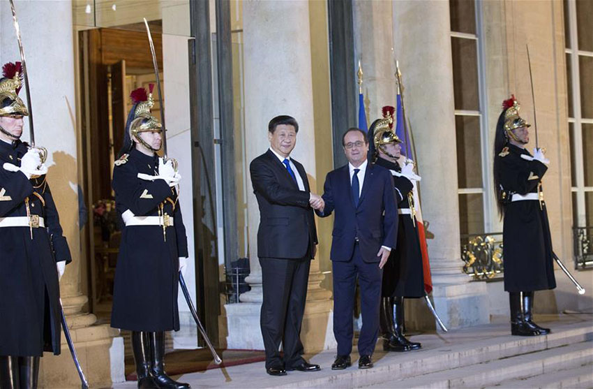 Xi Jinping encontra-se com presidente francês em Paris