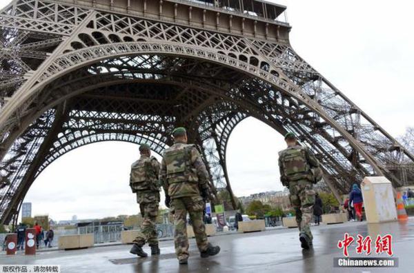 120 mil policiais franceses destacados para a segurança da COP21