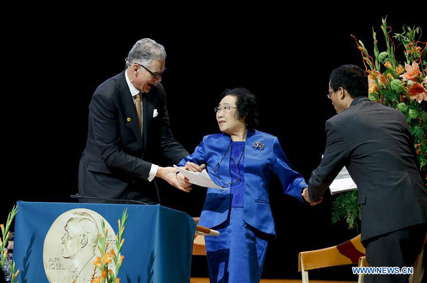 Tu Youyou: Prêmio Nobel é uma vitória de todos os cientistas chineses