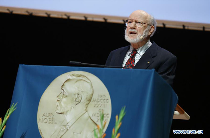 Tu Youyou: Prêmio Nobel é uma vitória de todos os cientistas chineses