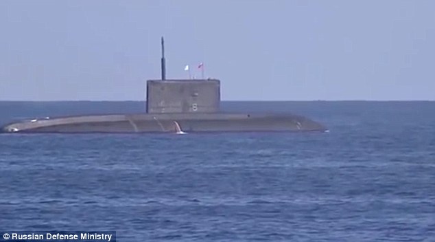 Putin elogia o sucesso dos disparos de mísseis a partir de submarino russo