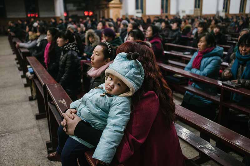 Época natalícia em aldeia católica no norte da China