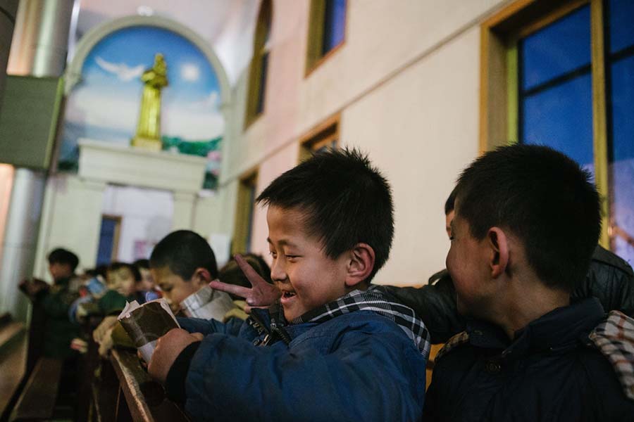 Época natalícia em aldeia católica no norte da China