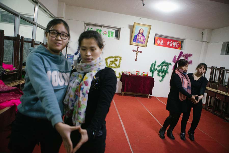 Época natalícia em aldeia católica no norte da China