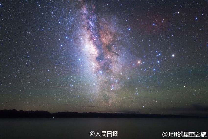 Fotografia do céu estrelado capturada por fotógrafo chinês é destacada pela NASA