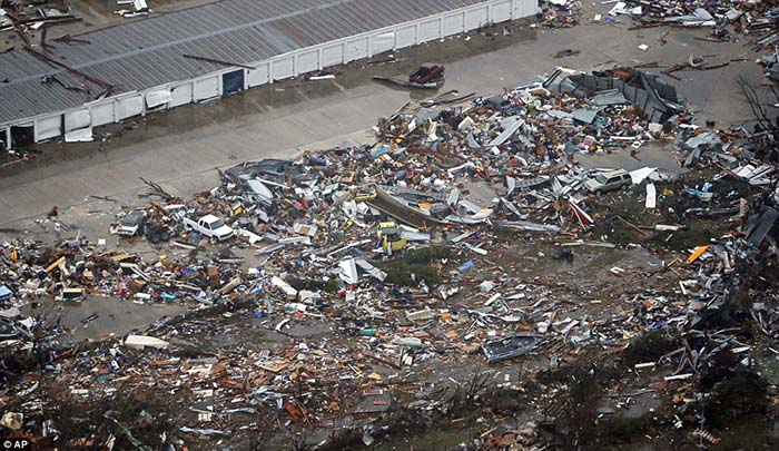 Desastres naturais atingem diversos estados dos EUA durante o feriado de Natal