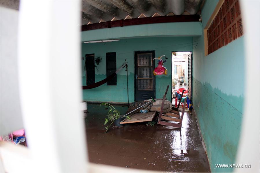 Fortes chuvas inundam cidades de São Paulo