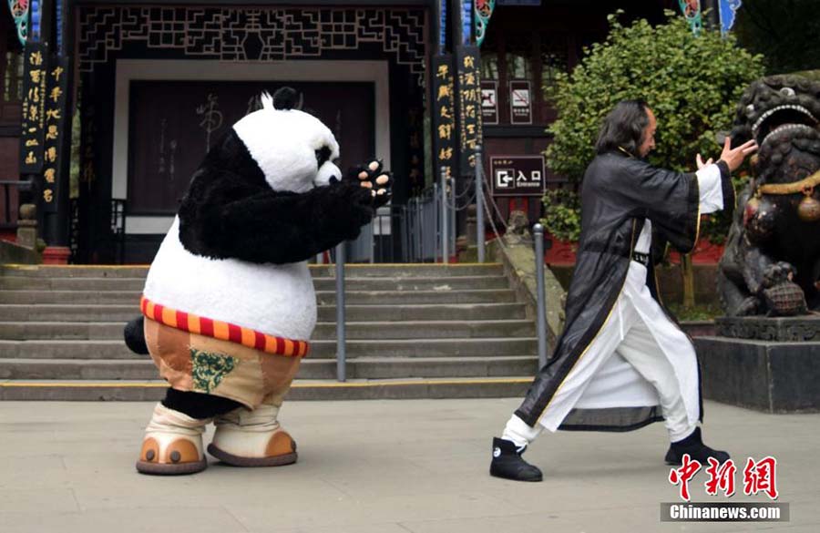 Kung Fu Panda: panda Po visita seu mestre no monte Qingcheng