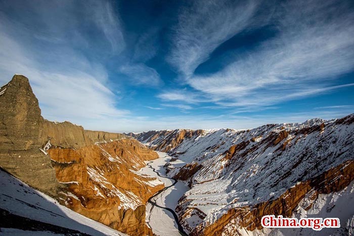 Paisagem magnífica de inverno no Grande Desfiladeiro de Hongshan