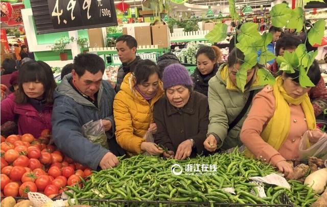 Frente fria em Hangzhou gera corrida aos supermercados