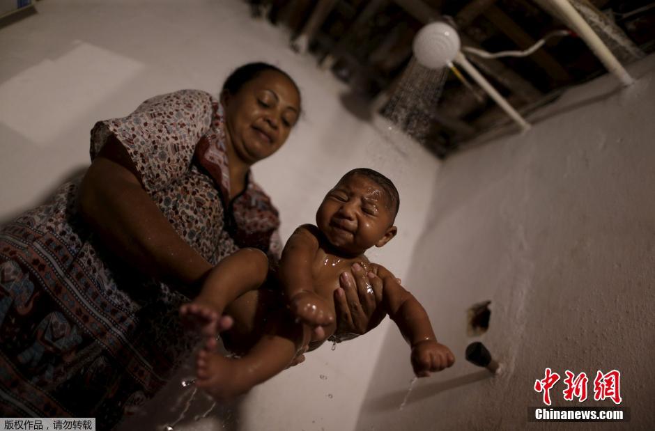 Vírus Zika espalha medo entre as mulheres brasileiras