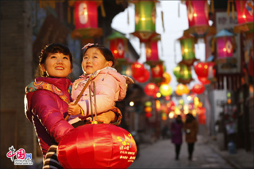 Atmosfera do Festival da Primavera na cidade antiga de Zhoucun