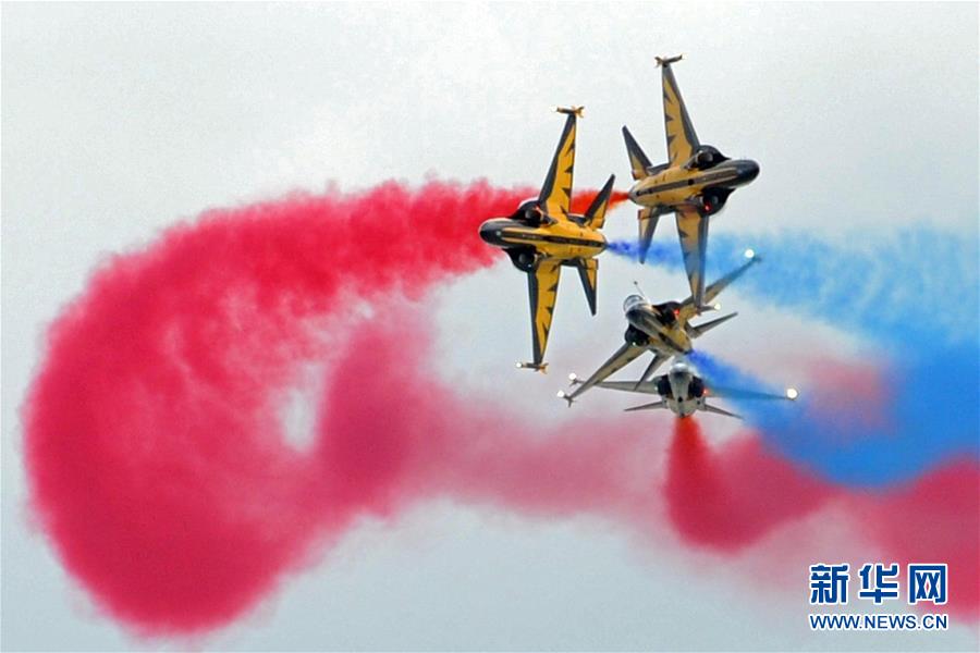 Singapura recebe exposição aérea internacional