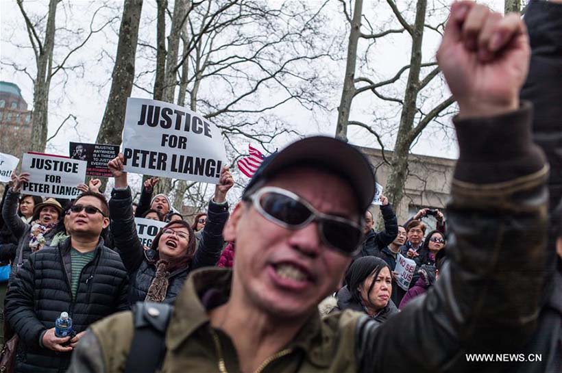 Milhares protestam em São Francisco contra acusação do policial norte-americano de descendência chinesa