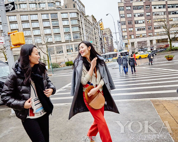 Diferentes looks da modelo Liu Wen