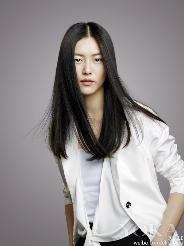 Diferentes looks da modelo Liu Wen