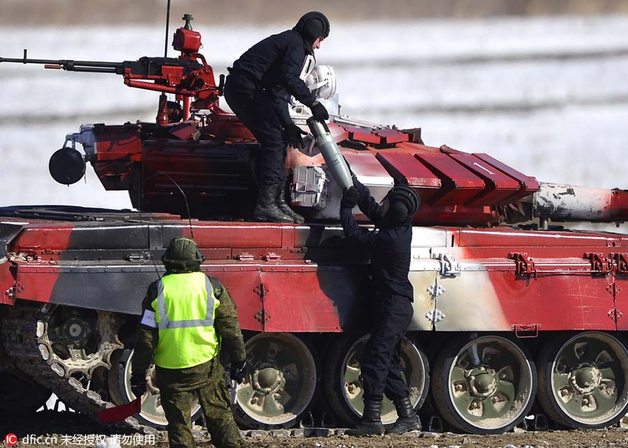 Realiza-se na Rússia a competição Tank Biathlon de 2016