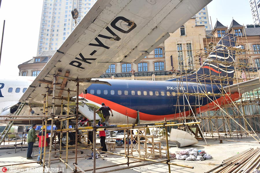 Avião aposentado vira restaurante em Wuhan