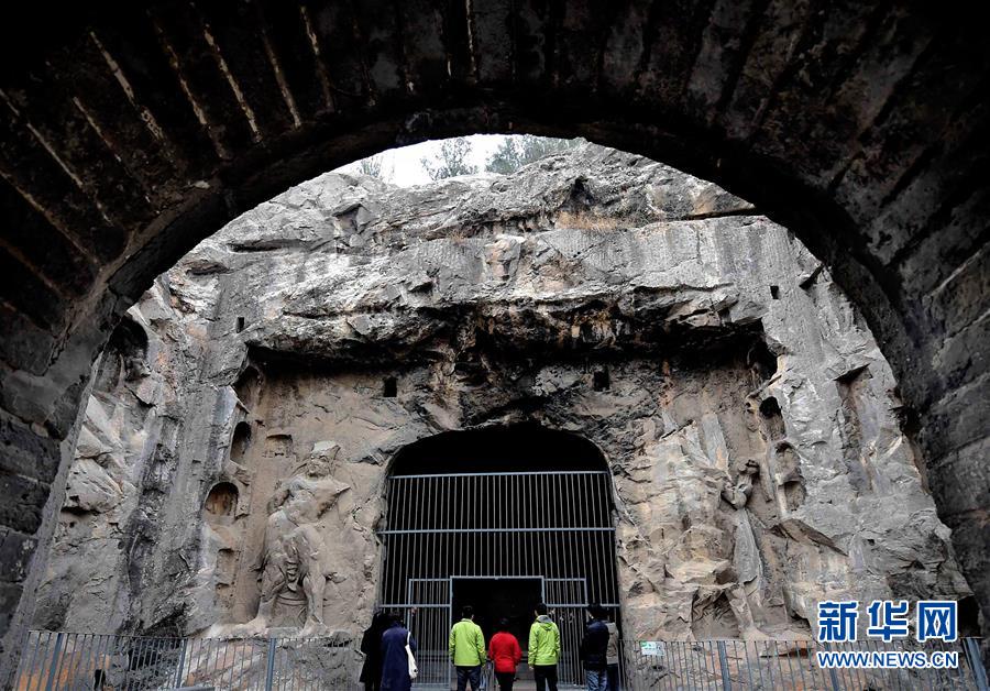 Grutas Longmen abrem nova caverna budista