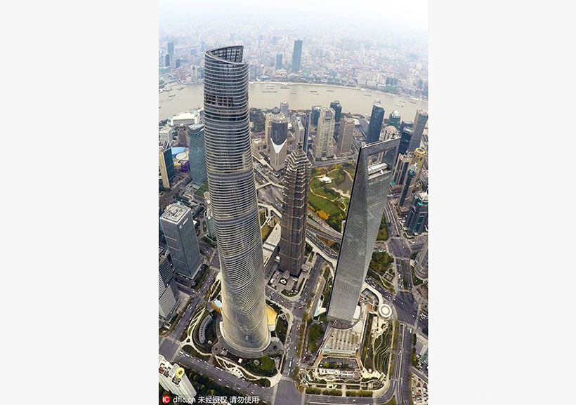 Arranha-céu mais alto da China será aberto ao público em breve