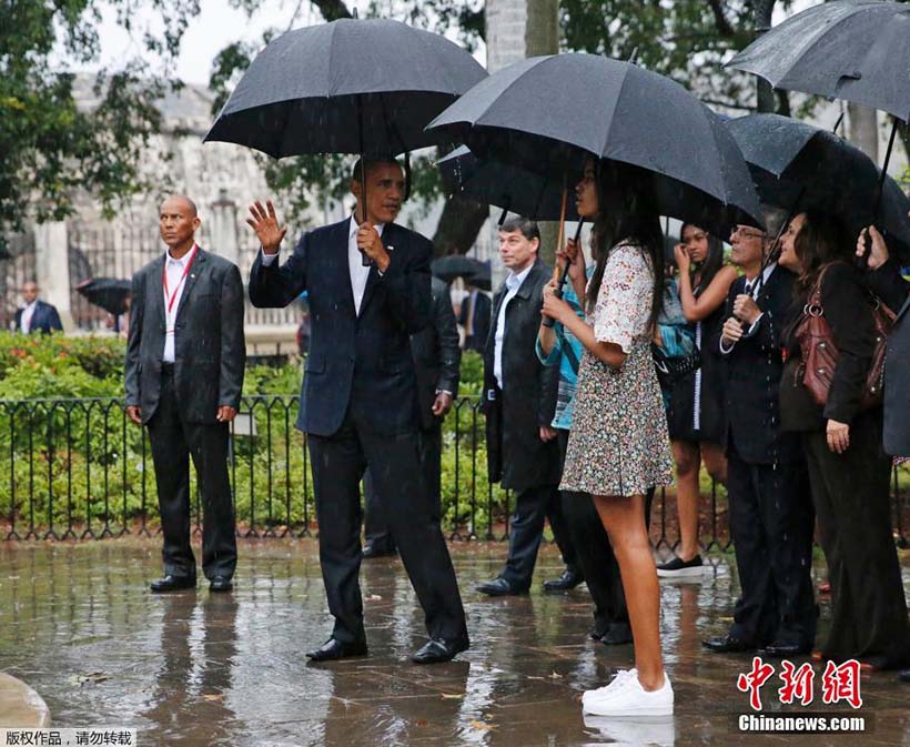 Obama chega a Cuba e inaugura nova era nas relações entre os dois lados