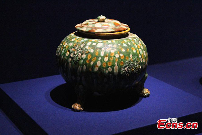 Cerâmica rara da Dinastia Tang é exibida no noroeste da China