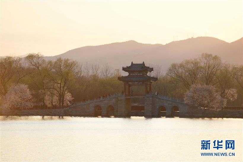 Paisagem de Primavera no Palácio de Verão em Beijing