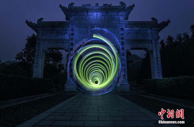 Montagens de efeitos luminosos em monumentos de Jiangxi