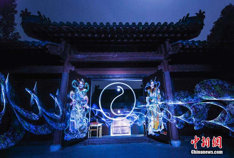 Montagens de efeitos luminosos em monumentos de Jiangxi