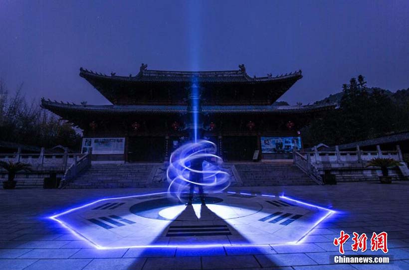 Montagens de efeitos luminosos em monumentos de Jiangxi