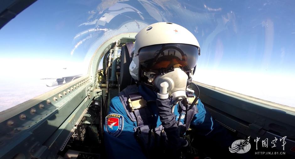 Mulheres vão pilotar bombardeiro chinês FBC-1 pela primeira vez