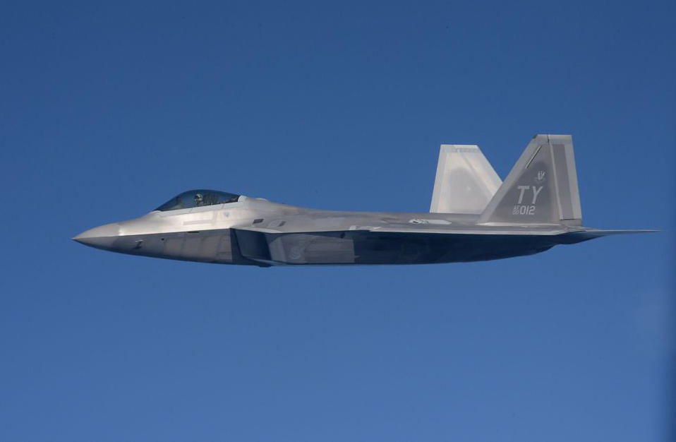 Caças F-22A chegam ao Reino Unido