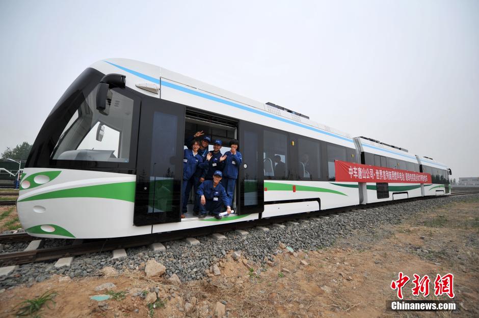 Primeiro trem elétrico híbrido de combustível de hidrogênio entra ao serviço