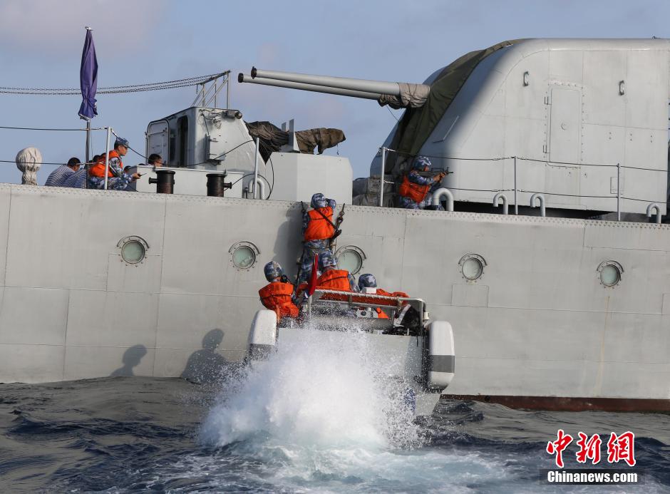 Marinha chinesa realiza exercício de resposta à circunstâncias especias no MSC