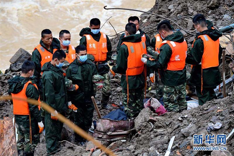 Deslizamento de terra no sudeste da China deixa 34 mortos e quatro desaparecidos