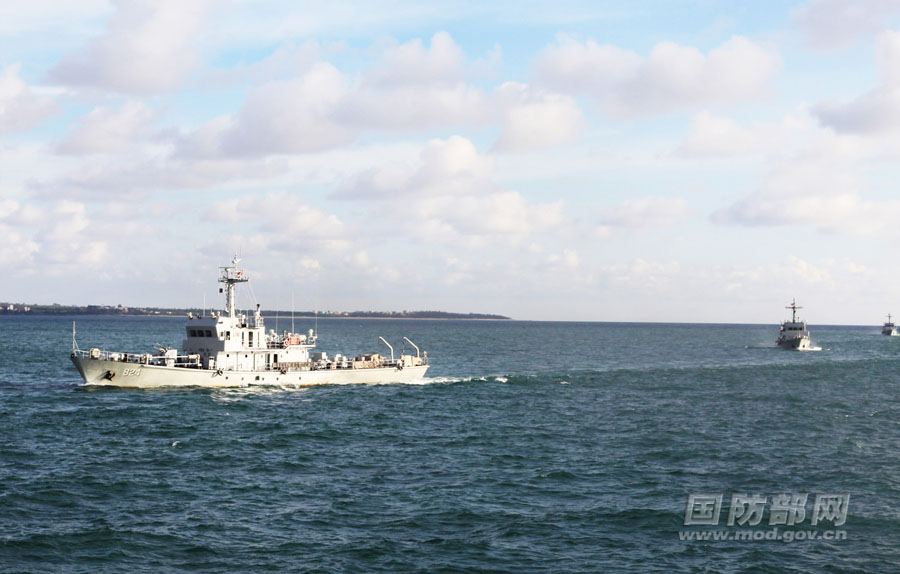 Frota do Mar do Sul da China realiza exercício de simulação de cenário de guerra