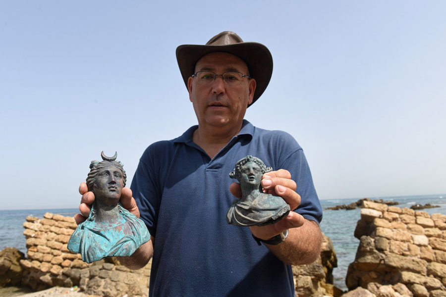 Mergulhadores encontram artefactos romanos em navio naufragado de 1600 anos na costa de Israel