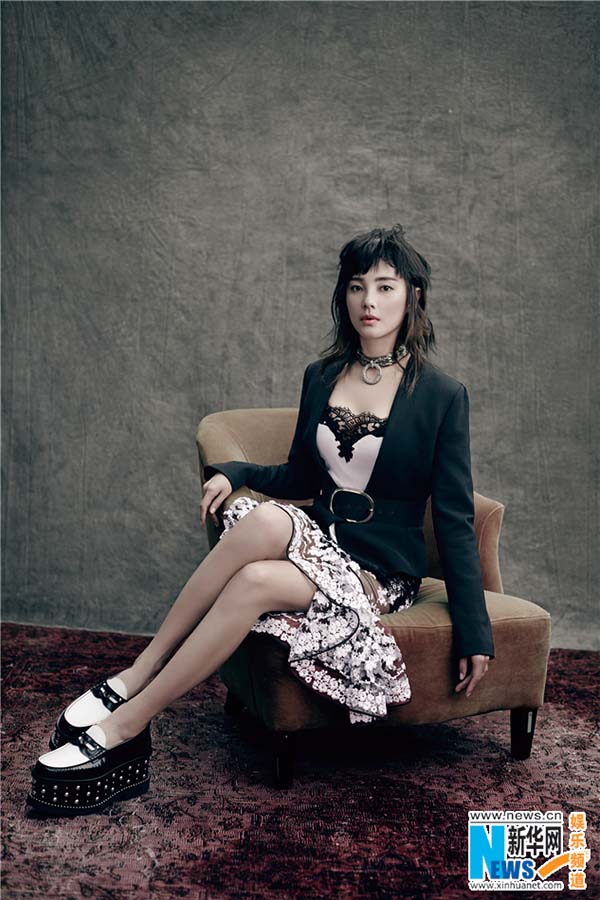 Atriz chinesa Zhang Yuqi posa para revista SELF